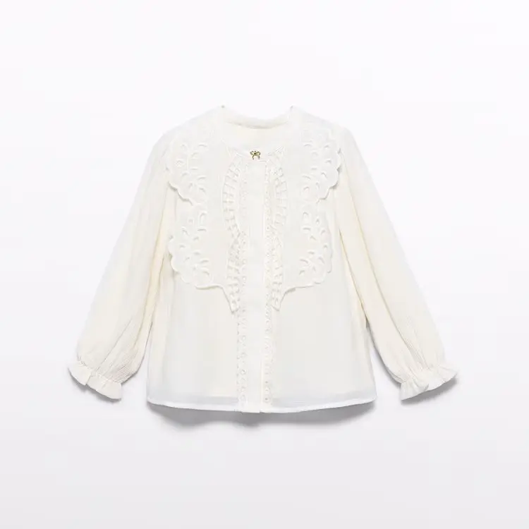 Blusa Con Blonda - 5624